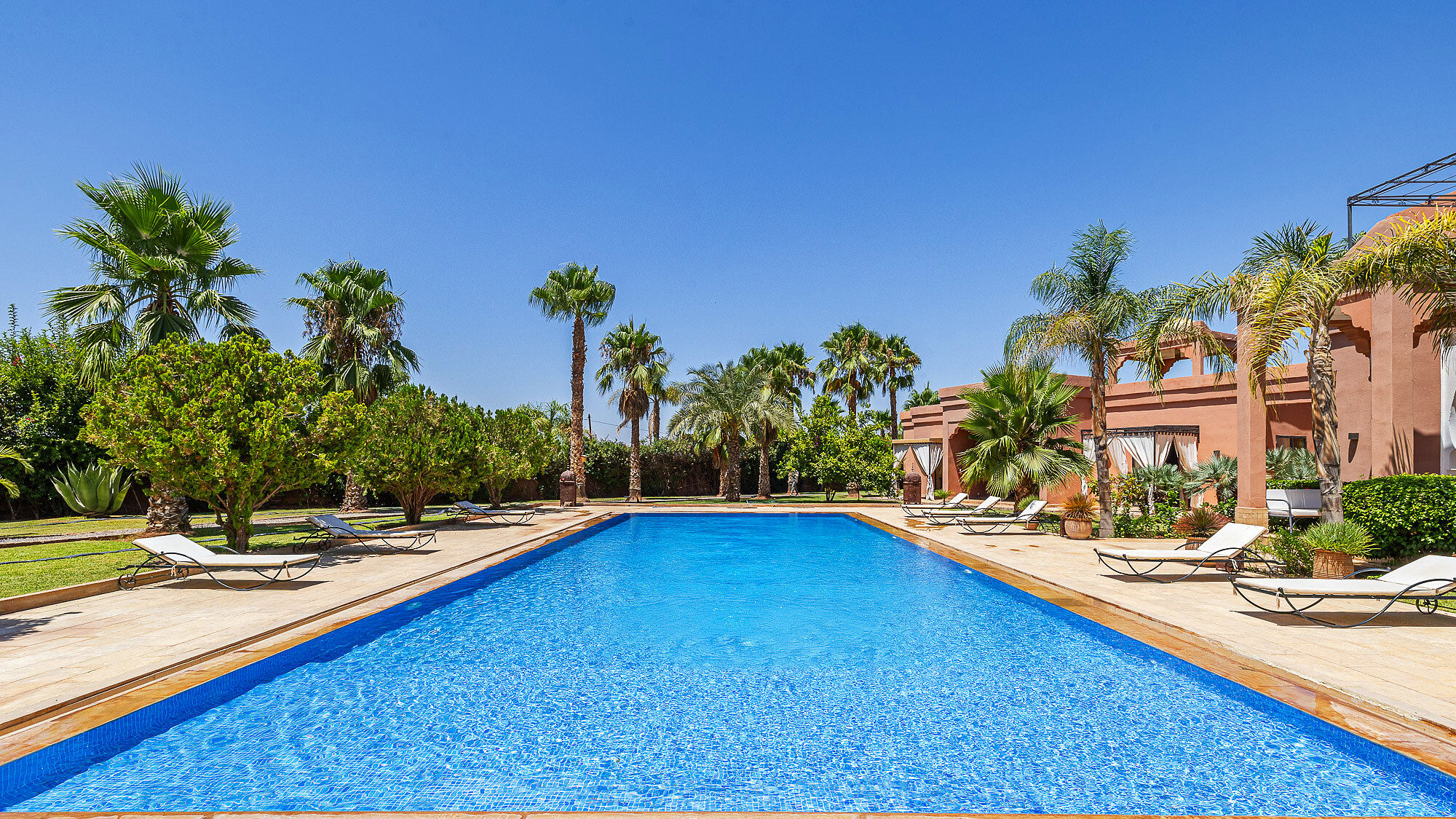 25-metre pool and sun terrace
